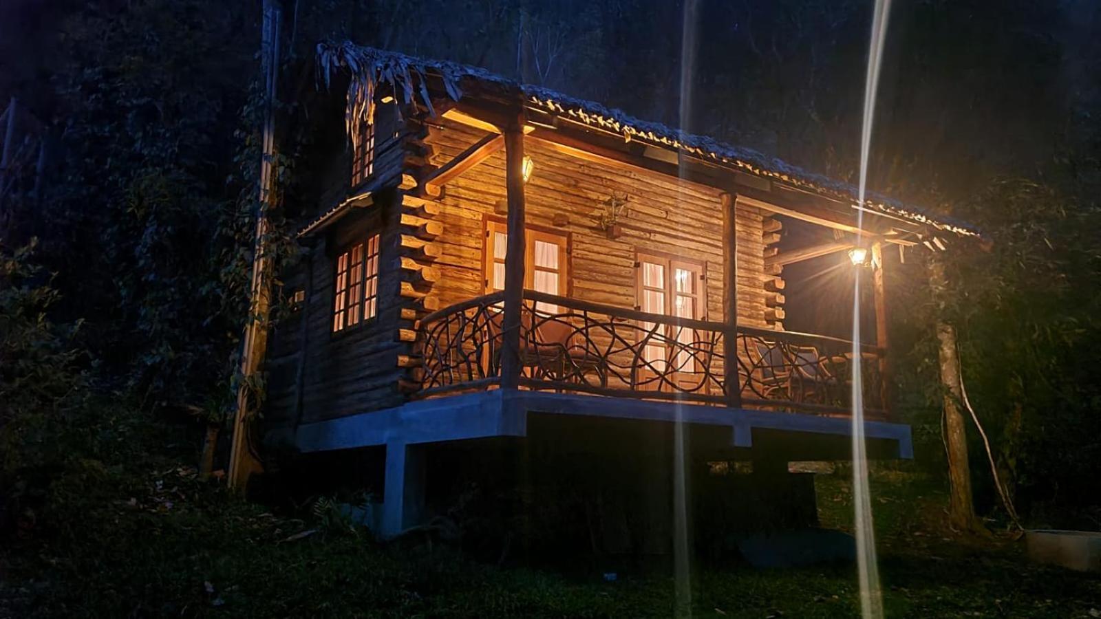 Aya Natural Udumbanshola ภายนอก รูปภาพ